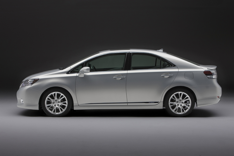 Illustration for article titled Lexus HS 250h: A Prius For The Country Club